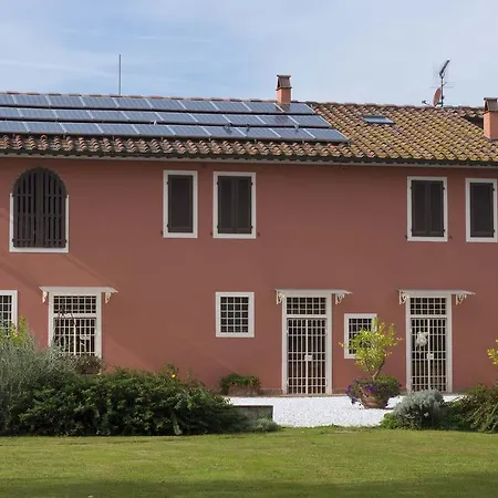ベッド・アンド・ブレックファスト La Casa Rossa