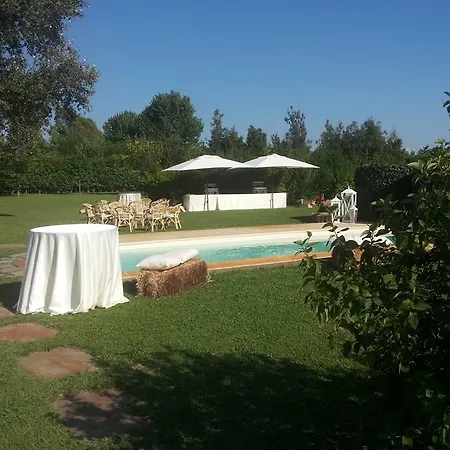 La Casa Rossa Nocleg ze śniadaniem *